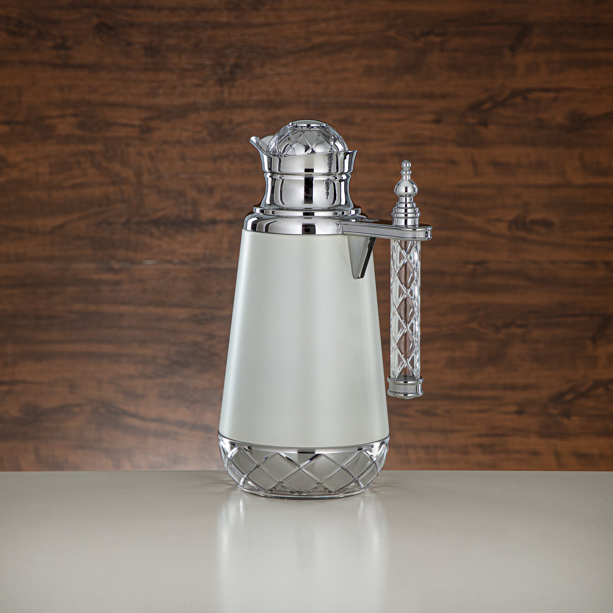 ألمرجان طقم ترامس، زر ضغط، مقبض أكريليك - 0.7 لتر + 1 لتر، أبيض وفضي (CBY+CBZ-WCC) - زجاجات فراغ ترامس