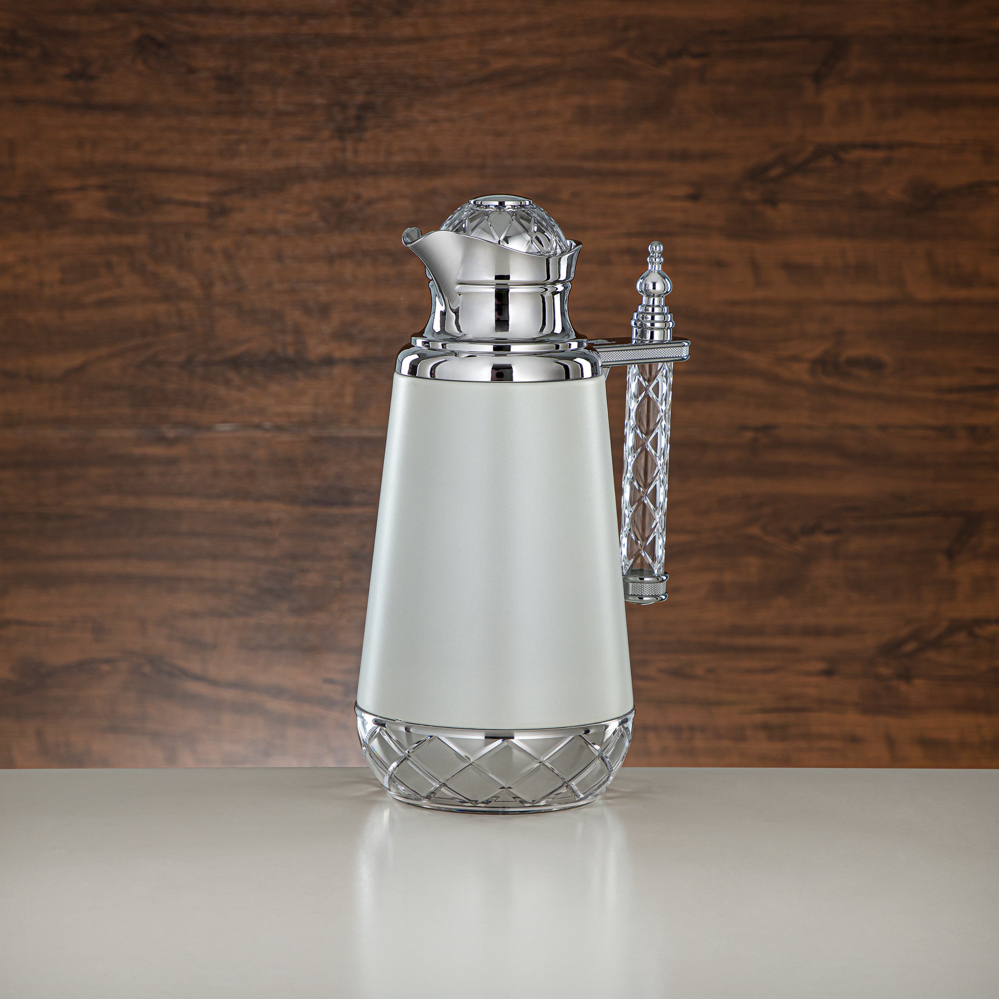 ألمرجان طقم ترامس، زر ضغط، مقبض أكريليك - 0.7 لتر + 1 لتر، أبيض وفضي (CBY+CBZ-WCC) - زجاجات فراغ ترامس