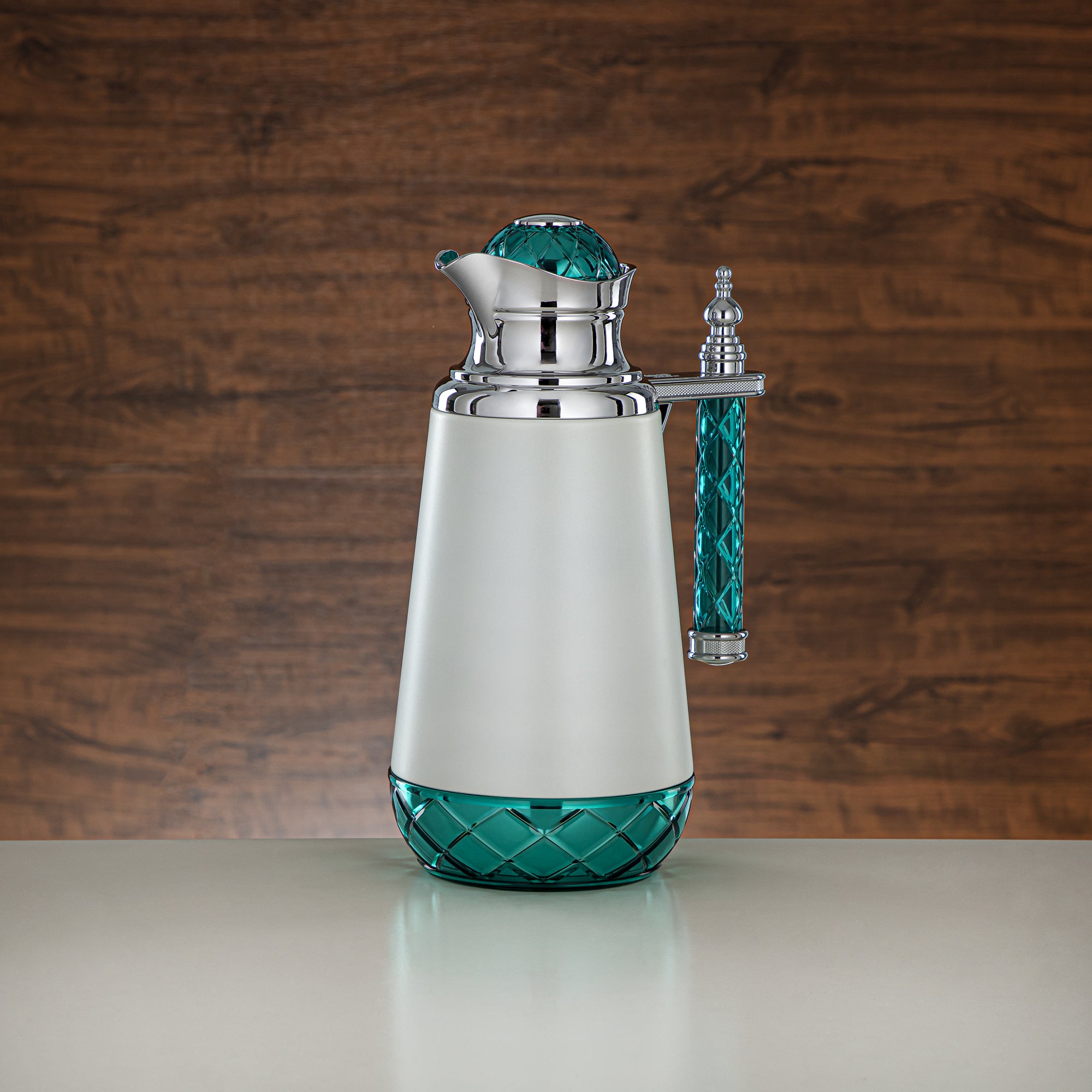 ألمرجان طقم ترامس، زر ضغط، مقبض أكريليك - 0.7 لتر + 1 لتر، أبيض، فضي وأخضر (CBY+CBZ-WGC) - قوارير فراغ كلاسيكية ترامس