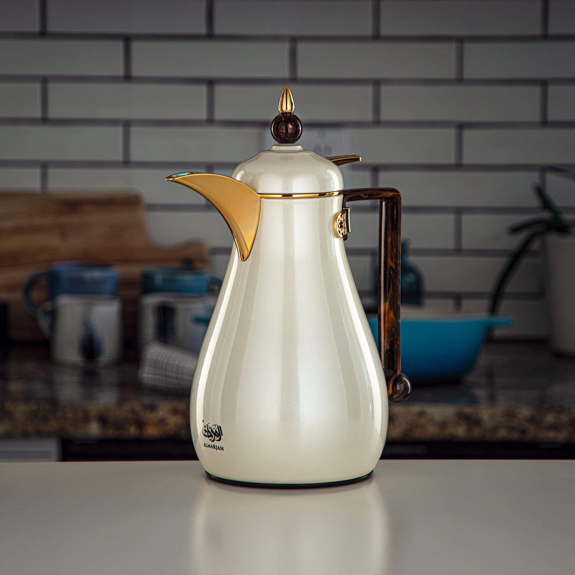 Almarjan 2 Pieces Vacuum Flask Set Pearl White & Gold - FG803-070/100 PBR/PW