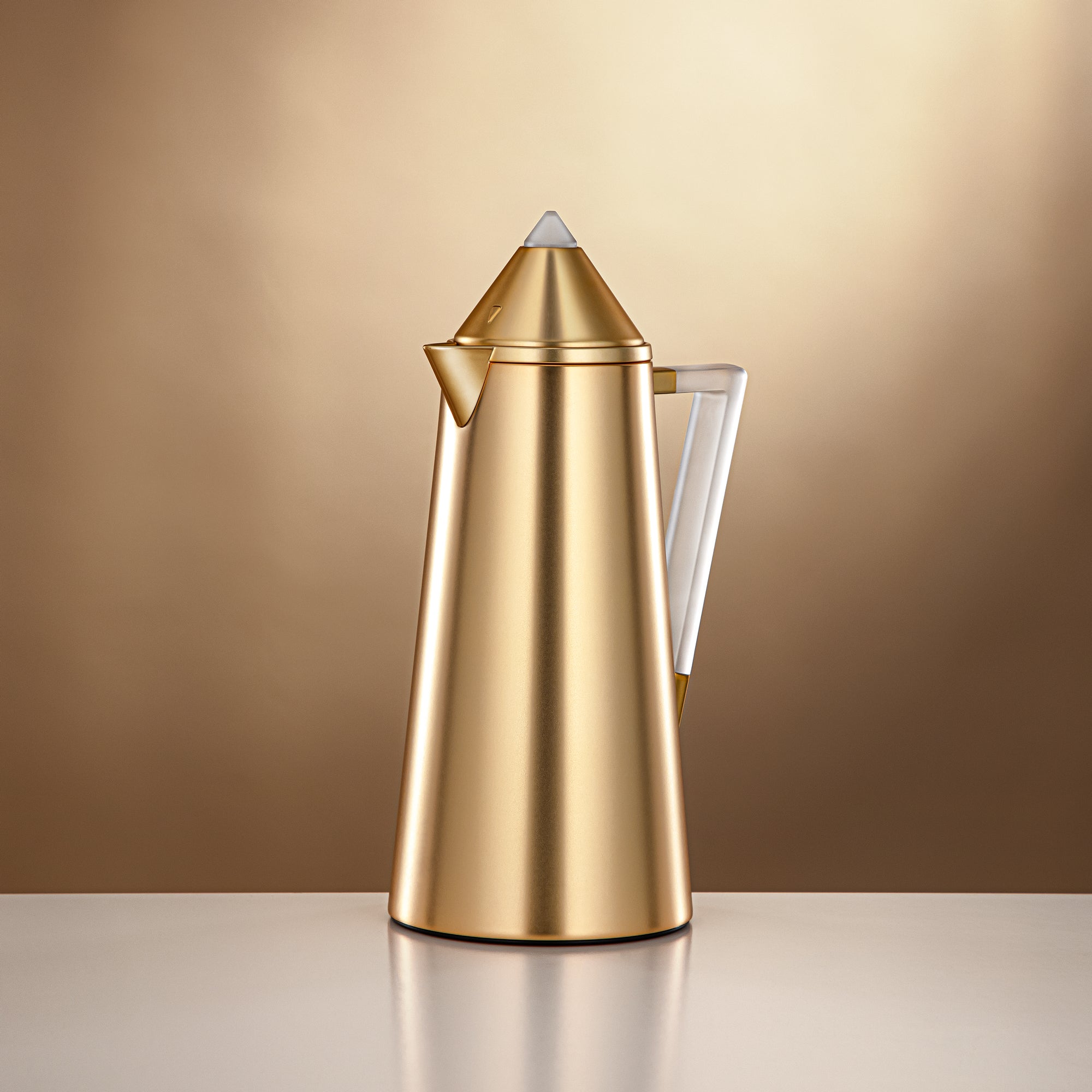 Almarjan Vacuum flask 0.7L + 1.0L Matt gold & frost (FG818-070/100 MG/FA)