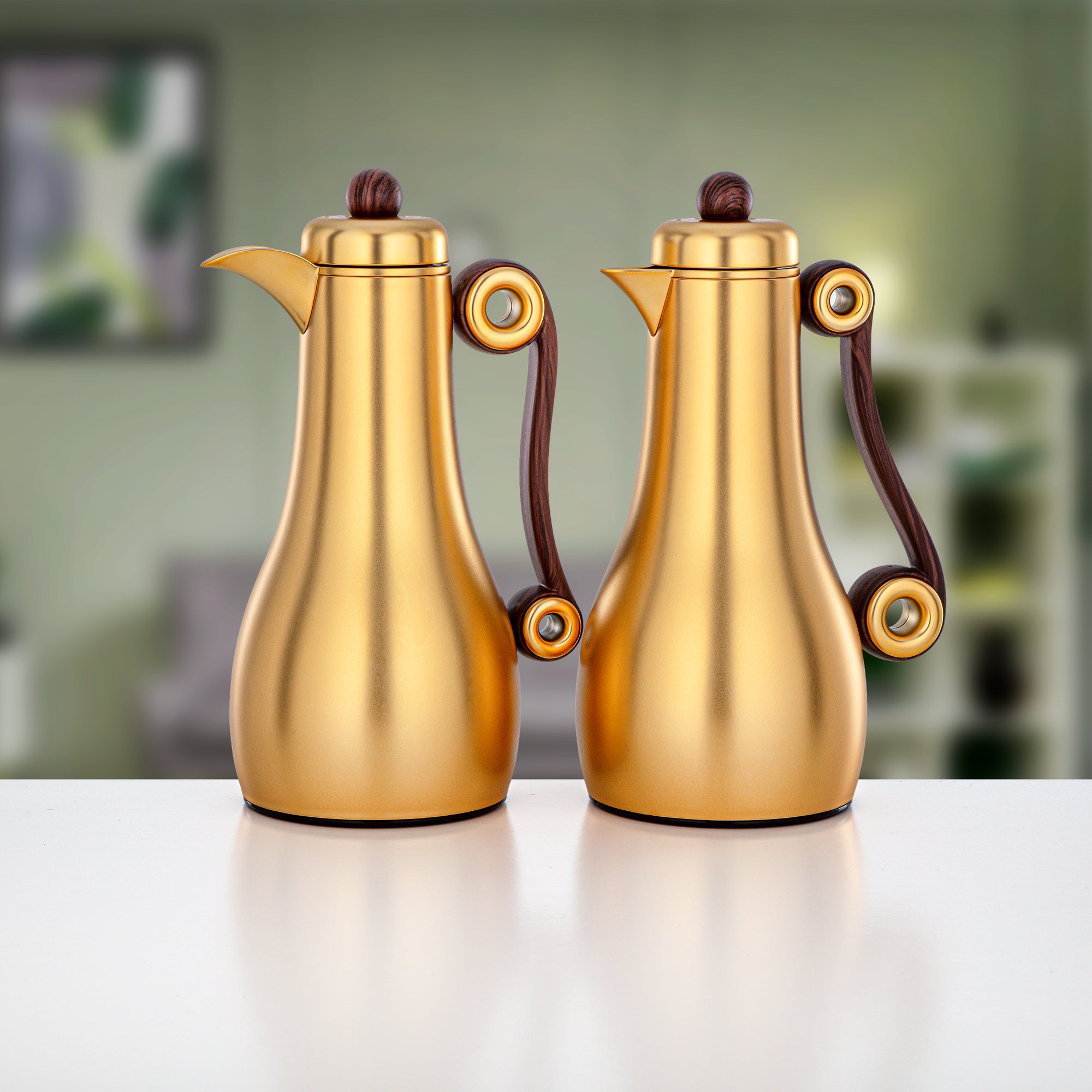 Almarjan 2 Pieces Vacuum Flask Set, Matt Gold & Dark Wood