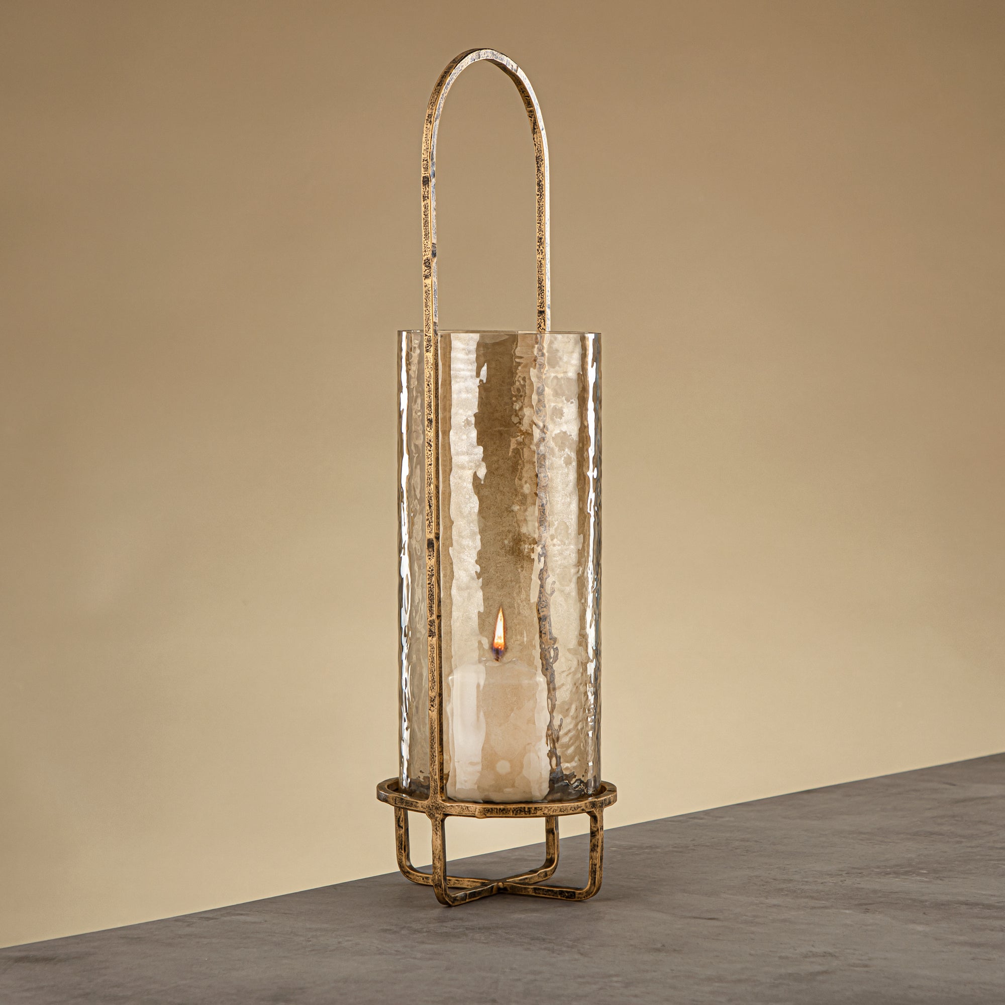 Almarjan Miles Hurricane Lantern Hammered Copper Brown Glass 13.5x13.5x47 CM Antique Gold Stand (GMT2960007)