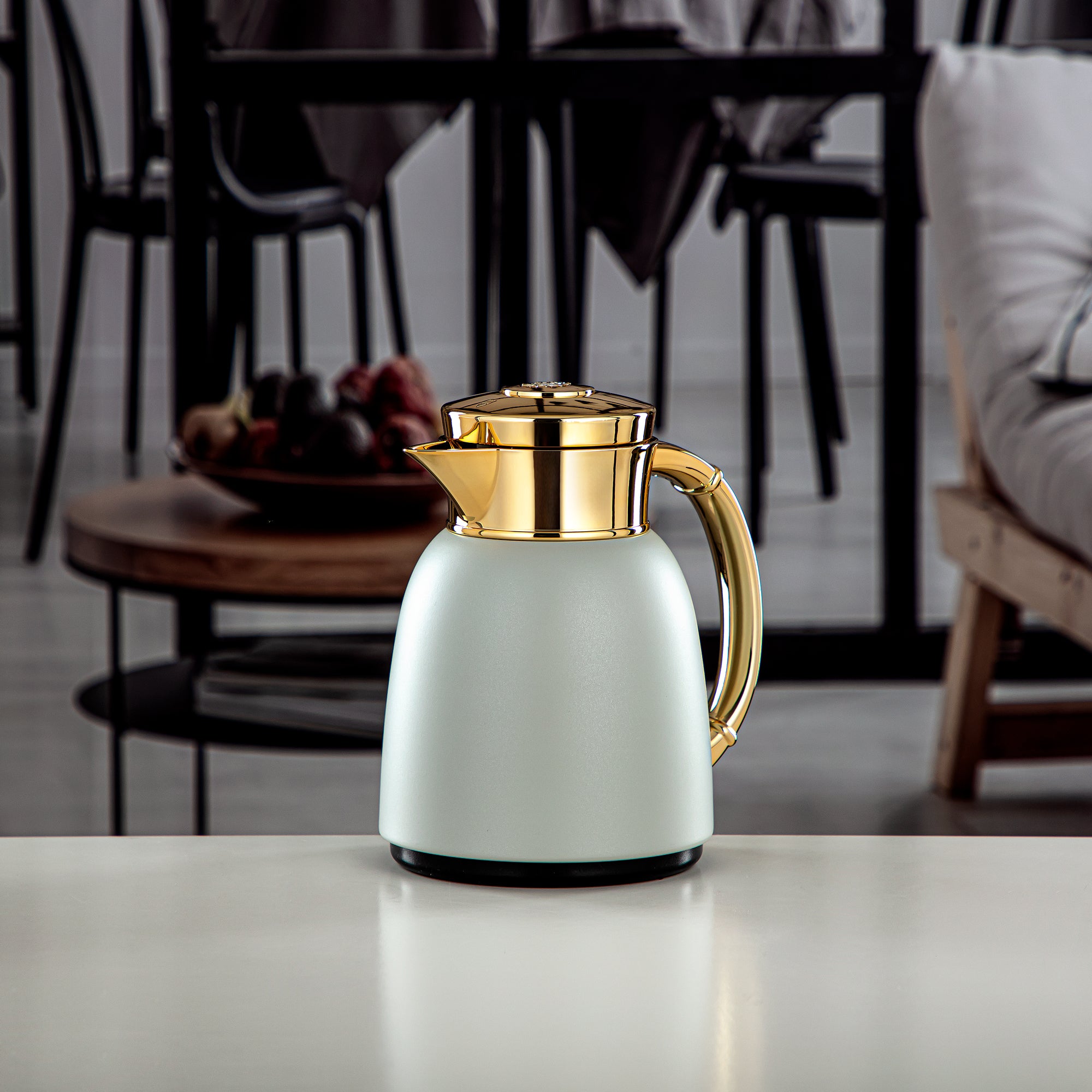 ترمس المرجان سعة 0.35 لتر (QVC-0350Q265YZC95) - زر ضغط، رمادي حجري وذهبي | أدوات تقديم عصرية