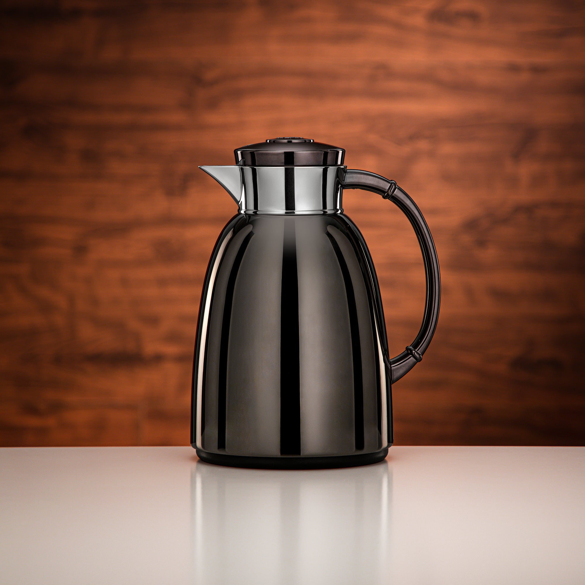 ترمس المرجان سعة 1 لتر باللونين الأسود الفحمي والفضي