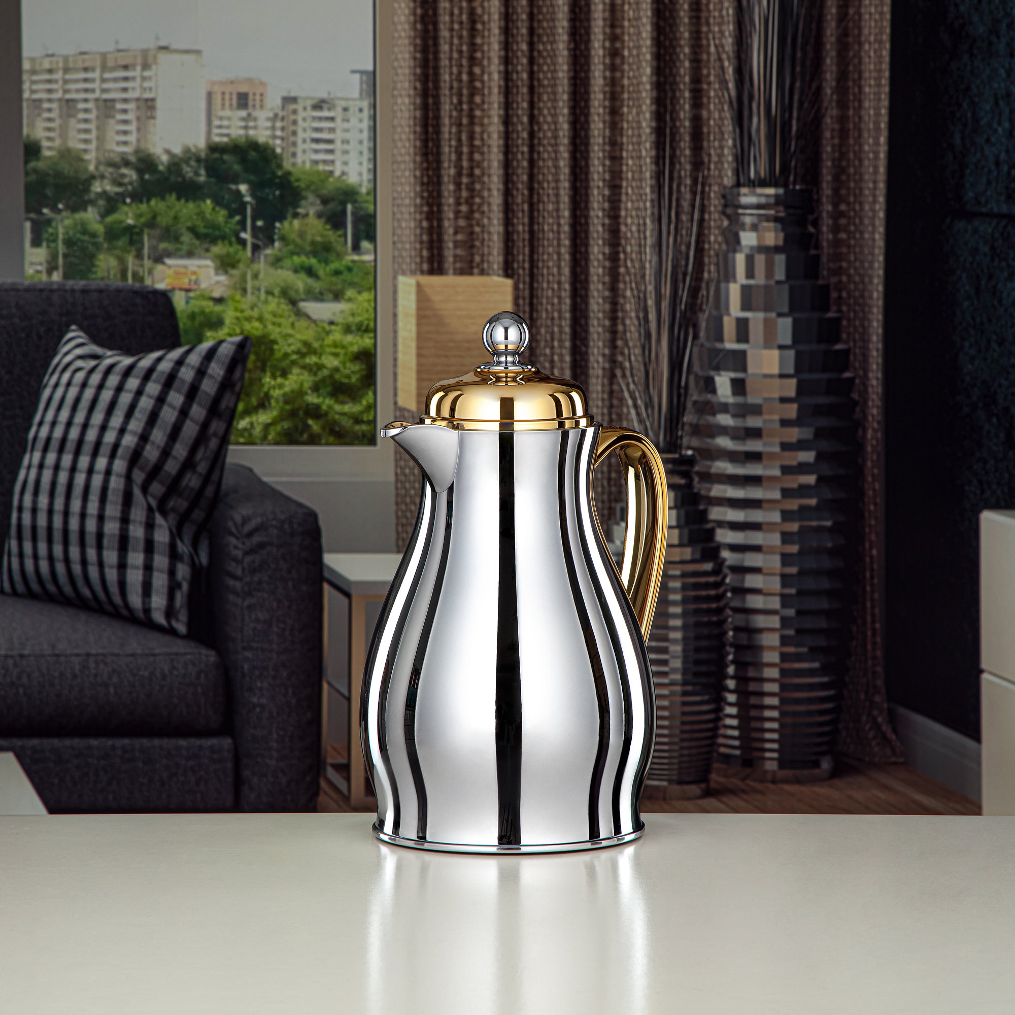 Almarjan Vacuum Flask Metal Body with Glass Liner 0.5L Silver & Gold (RPA-050-SG) – Everyday Elegance Collection