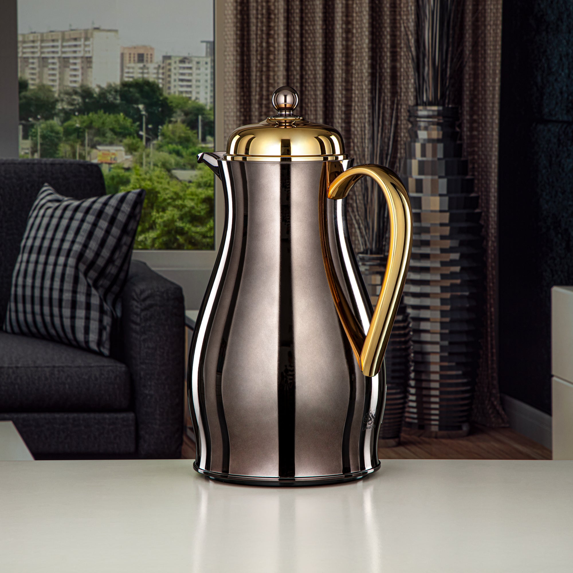 Almarjan Vacuum Flask Metal Body with Glass Liner 1.4L Nickel Black & Gold (RPA-140-NBKG) – Everyday Elegance Collection
