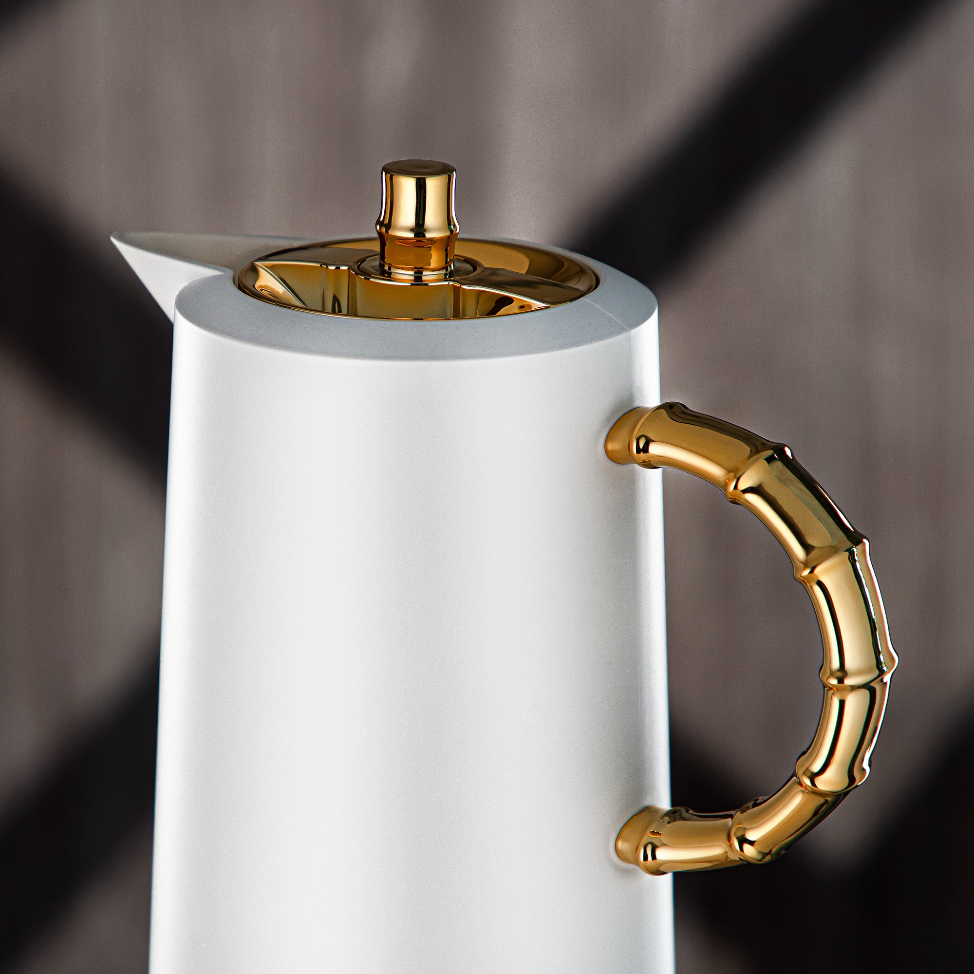 ألمرجان طقم ترامس، زر ضغط، ABS، 0.6 لتر + 1 لتر، أبيض وذهبي (SJ28WG) - تقديم الشاي والقهوة