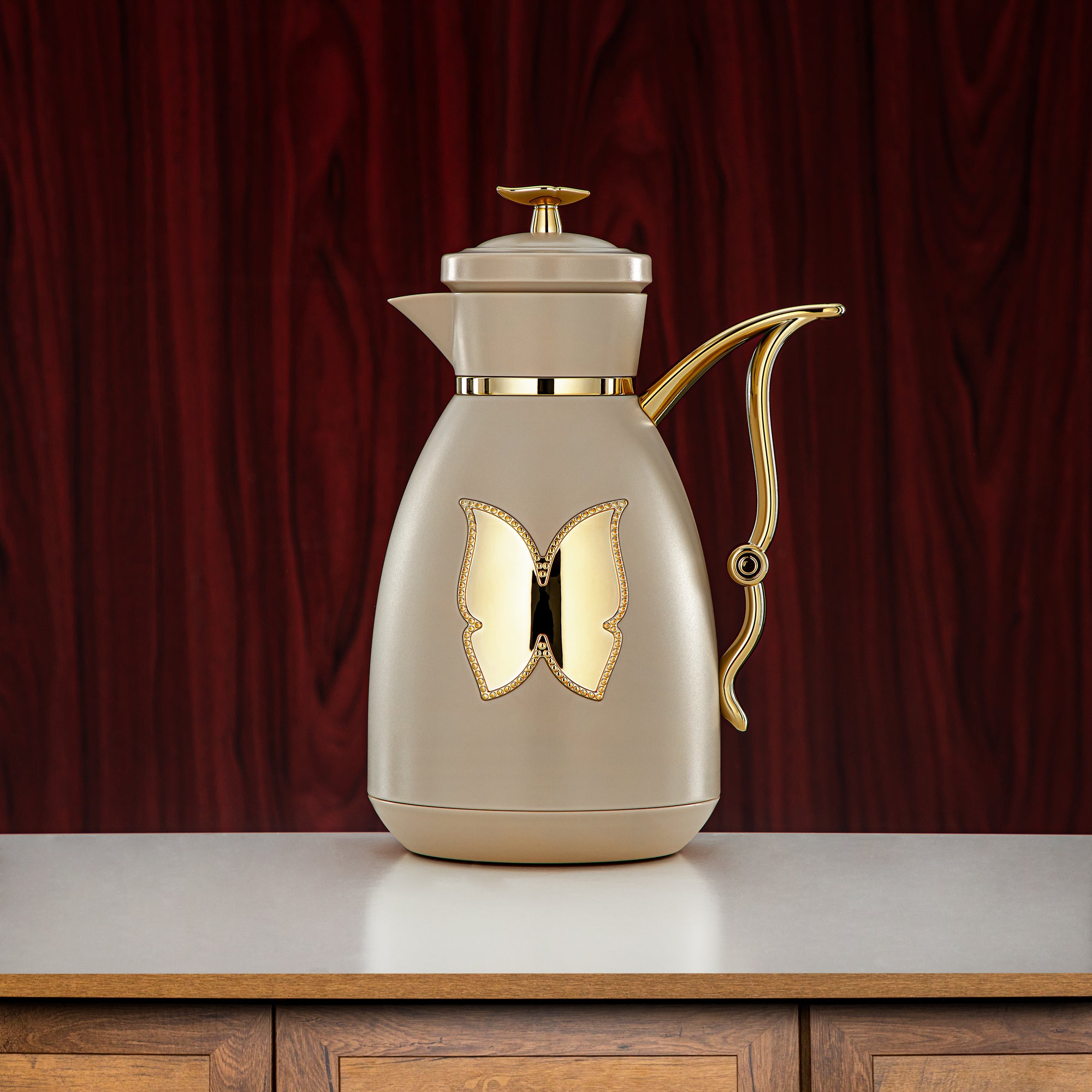 طقم ترامس المرجان زر ضغط بلاستيك 0.7 لتر + 1 لتر بيج وذهبي (SM-2C142-070/100 BG/G) - زجاجة شاي وقهوة