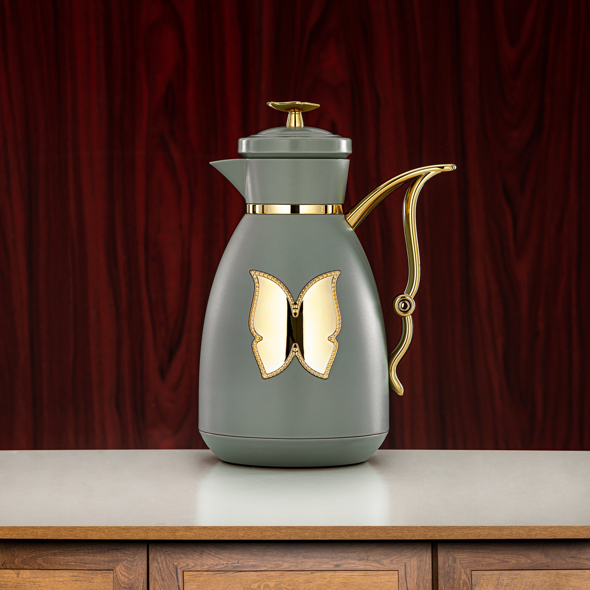 طقم ترامس المرجان بلاستيك زر ضغط 0.7 لتر + 1 لتر أخضر وذهبي (SM-2C142-070/100 GG/G) - زجاجة شاي وقهوة