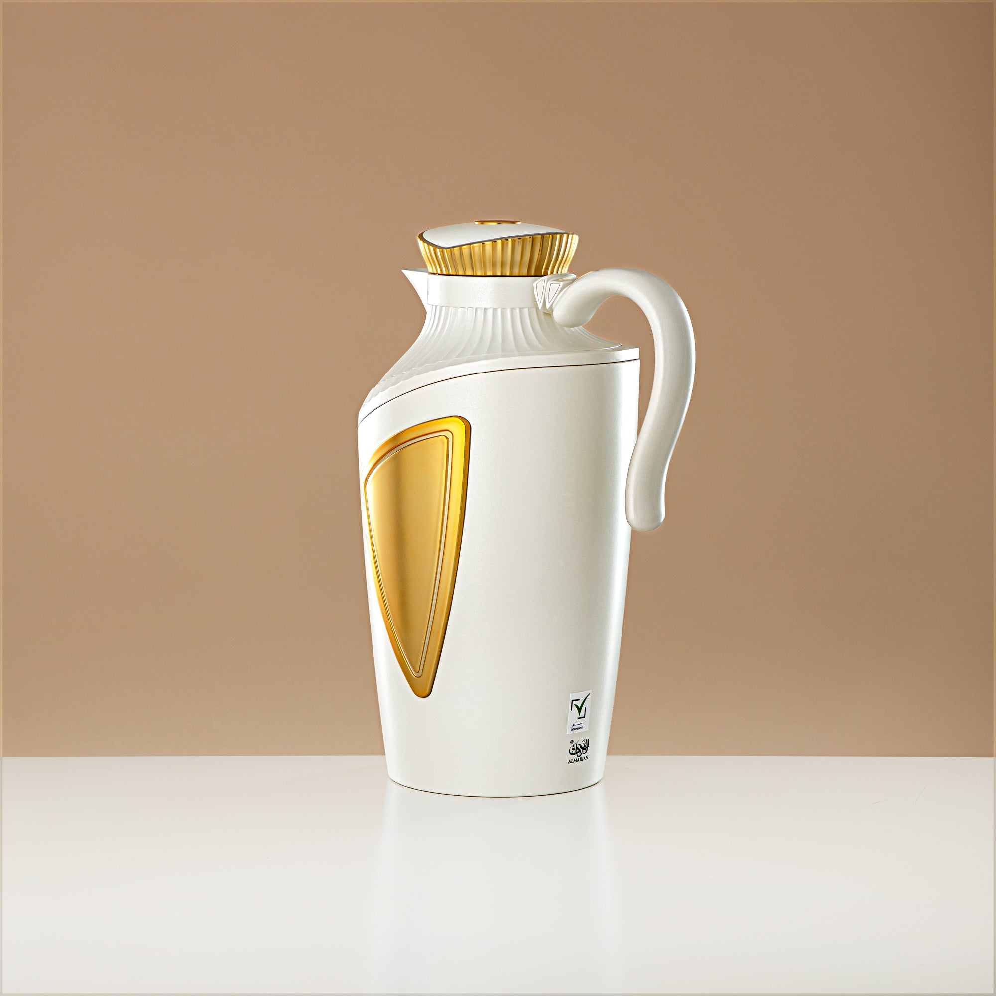 المرجان طقم ترامس قطعتان مطفي أبيض وذهبي - UWP-0700/1000 Q330YZE22