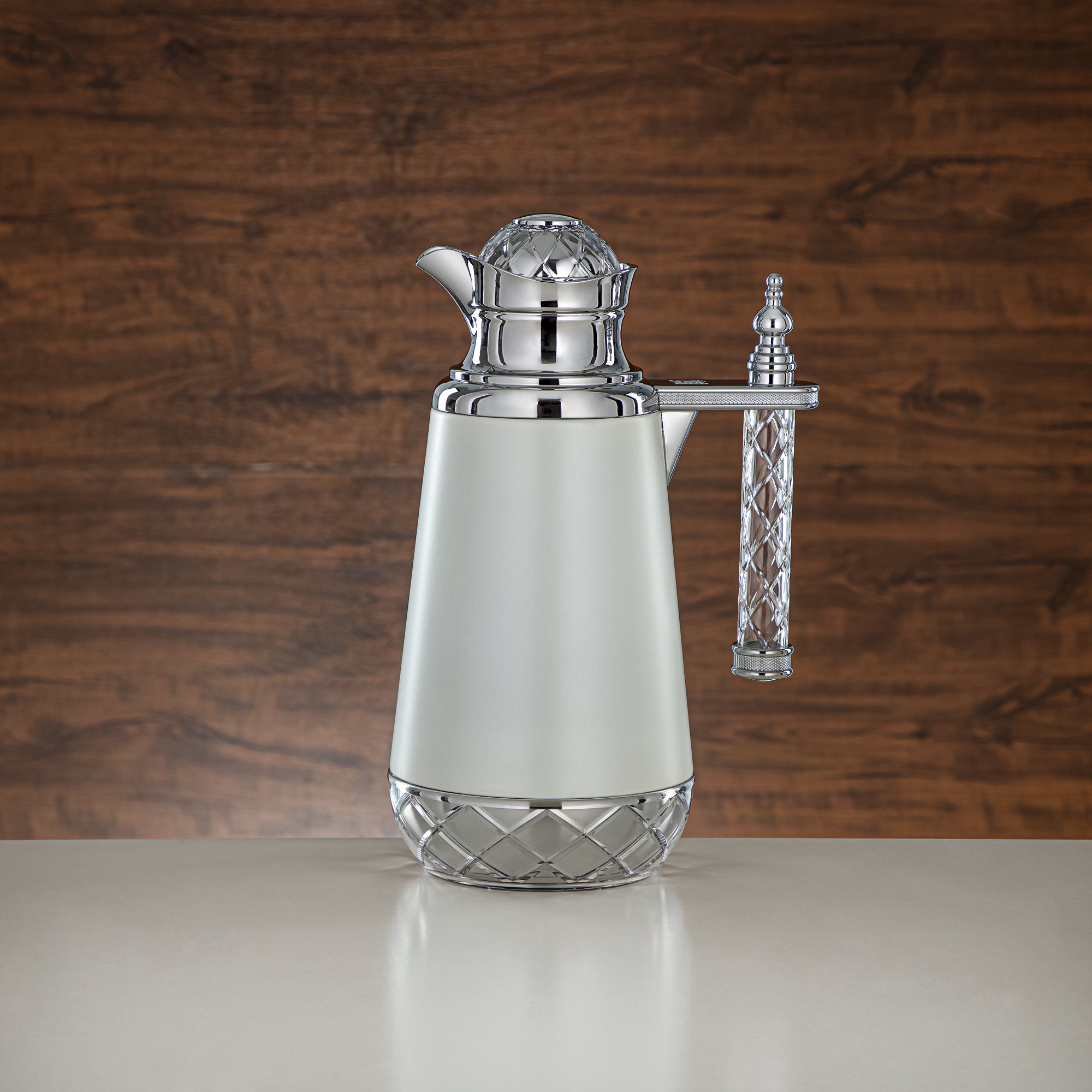 ألمرجان طقم ترامس، زر ضغط، مقبض أكريليك - 0.7 لتر + 1 لتر، أبيض وفضي (CBY+CBZ-WCC) - زجاجات فراغ ترامس