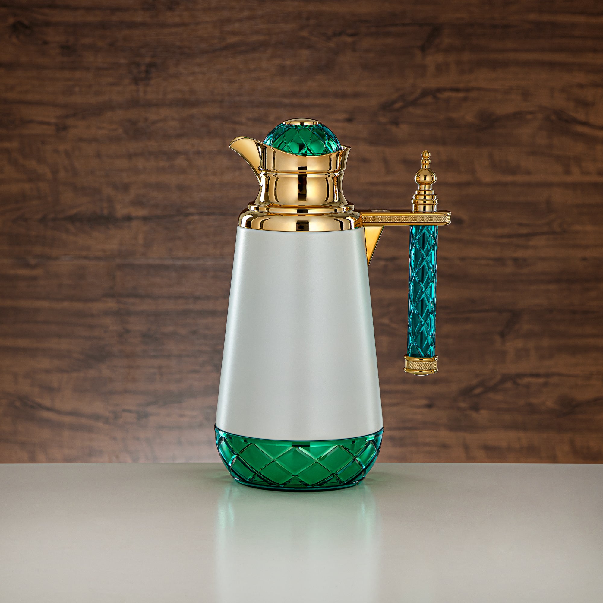 ألمرجان طقم ترامس، زر ضغط، مقبض أكريليك - 0.7 لتر + 1 لتر، أبيض، ذهبي وأخضر (CBY+CBZ-WGG) - قوارير فراغ كلاسيكية ترامس