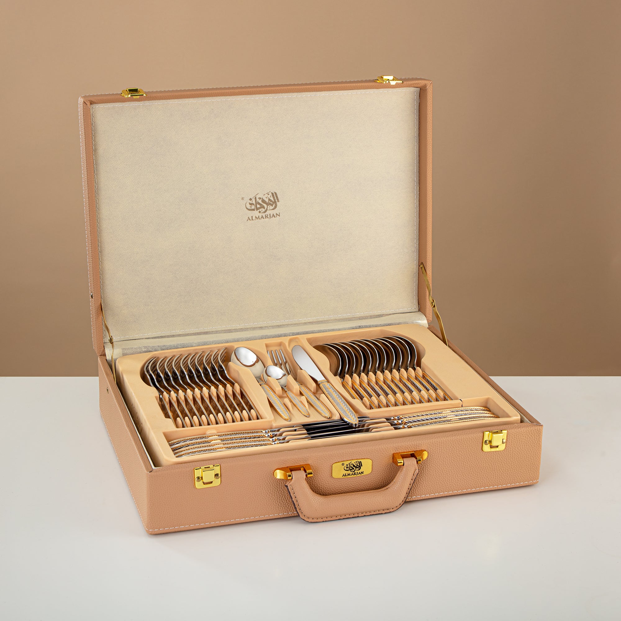 طقم أدوات مائدة ألمرجان 72 قطعة، ستانلس ستيل، حقيبة جلدية، فضي وذهبي (CUT0010430) طقم أدوات مائدة أنيق
