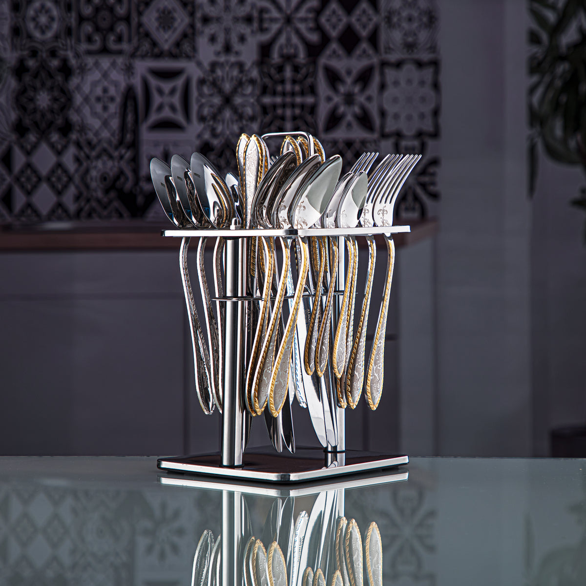 Almarjan 24 Pieces Stainless Steel Cutlery Set With Holder Silver & Go