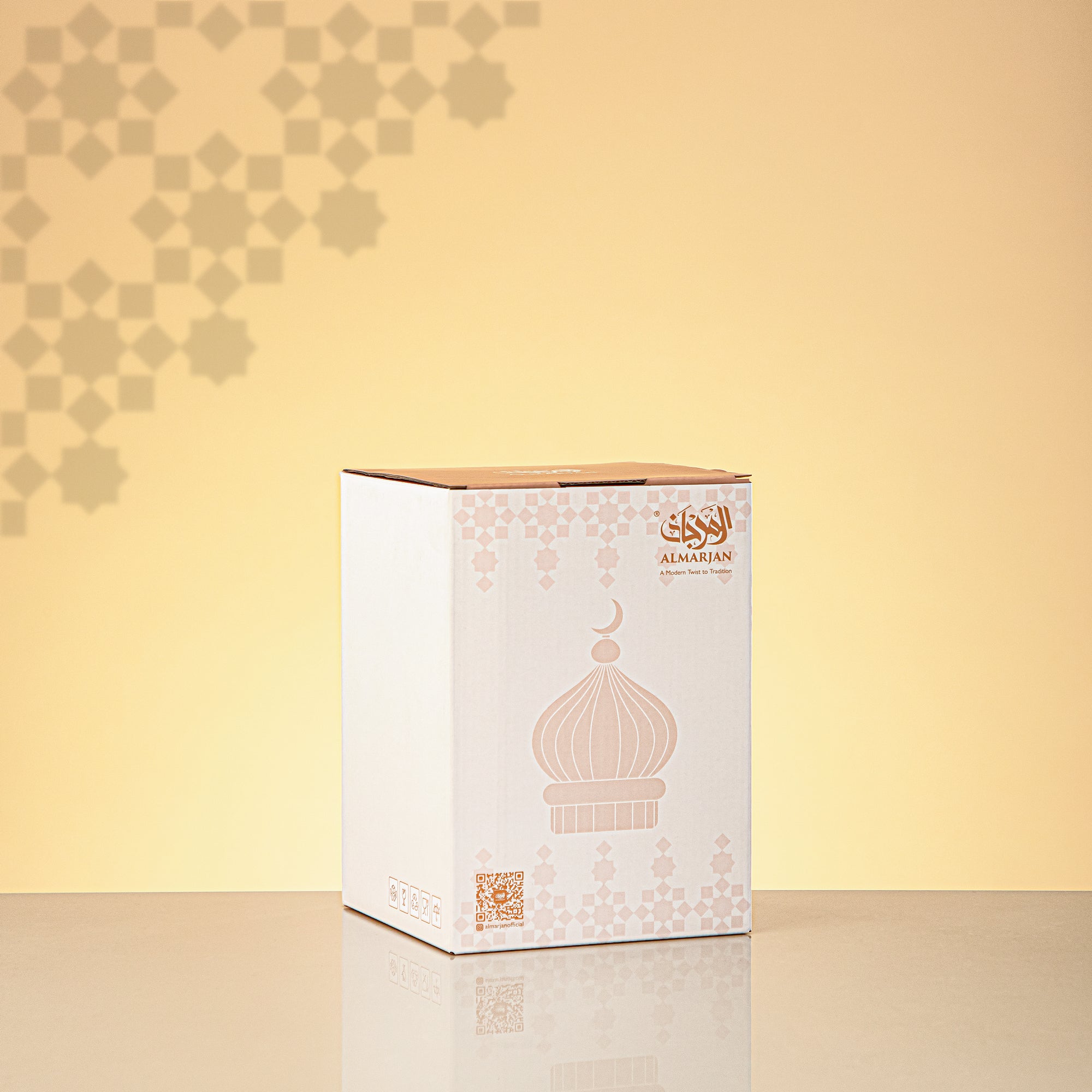 المرجان مئذنة زينة طاولة 17cm × 11cm أبيض مع خطوط فضية وهلال – Noor Al Layali