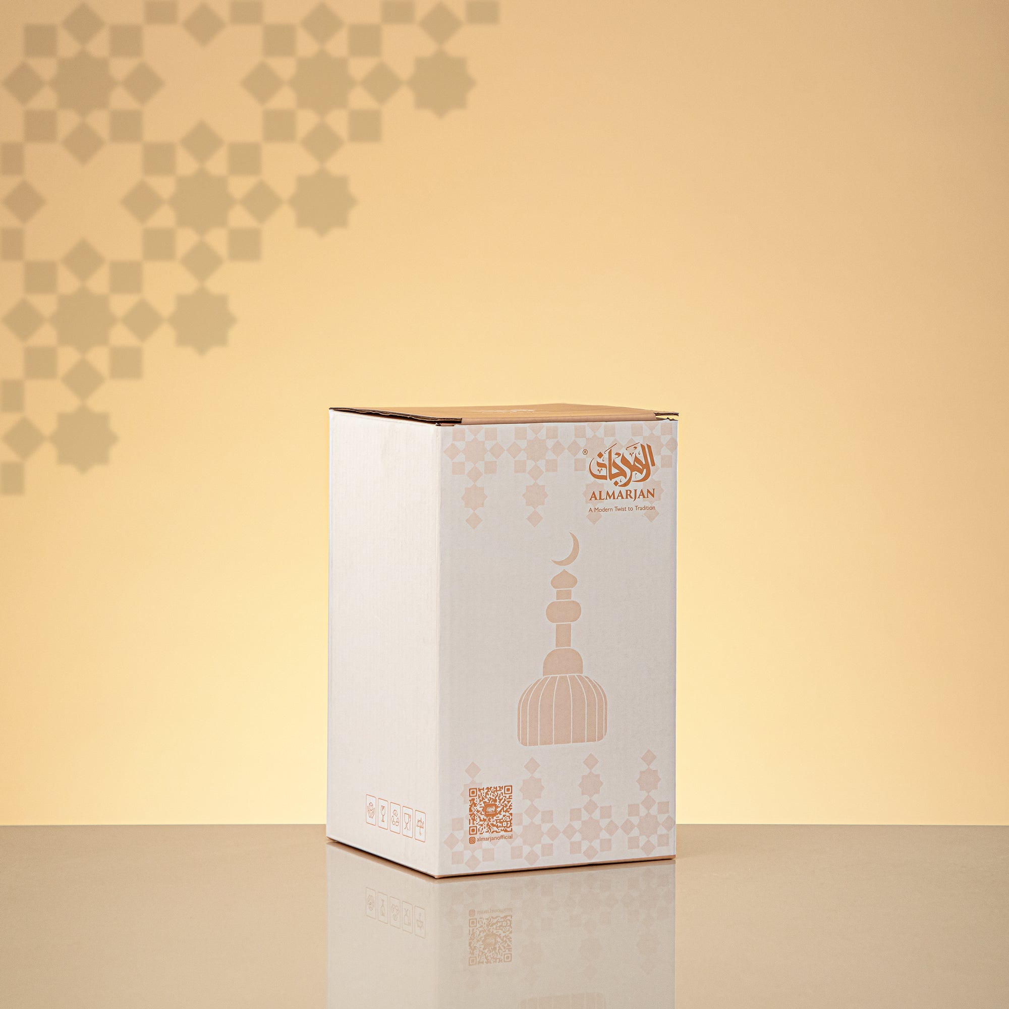 Almarjan Minaret Table Decoration 17cm x 9cm Transparent Green with Golden Lines & Crescent Moon – Noor Al Layali