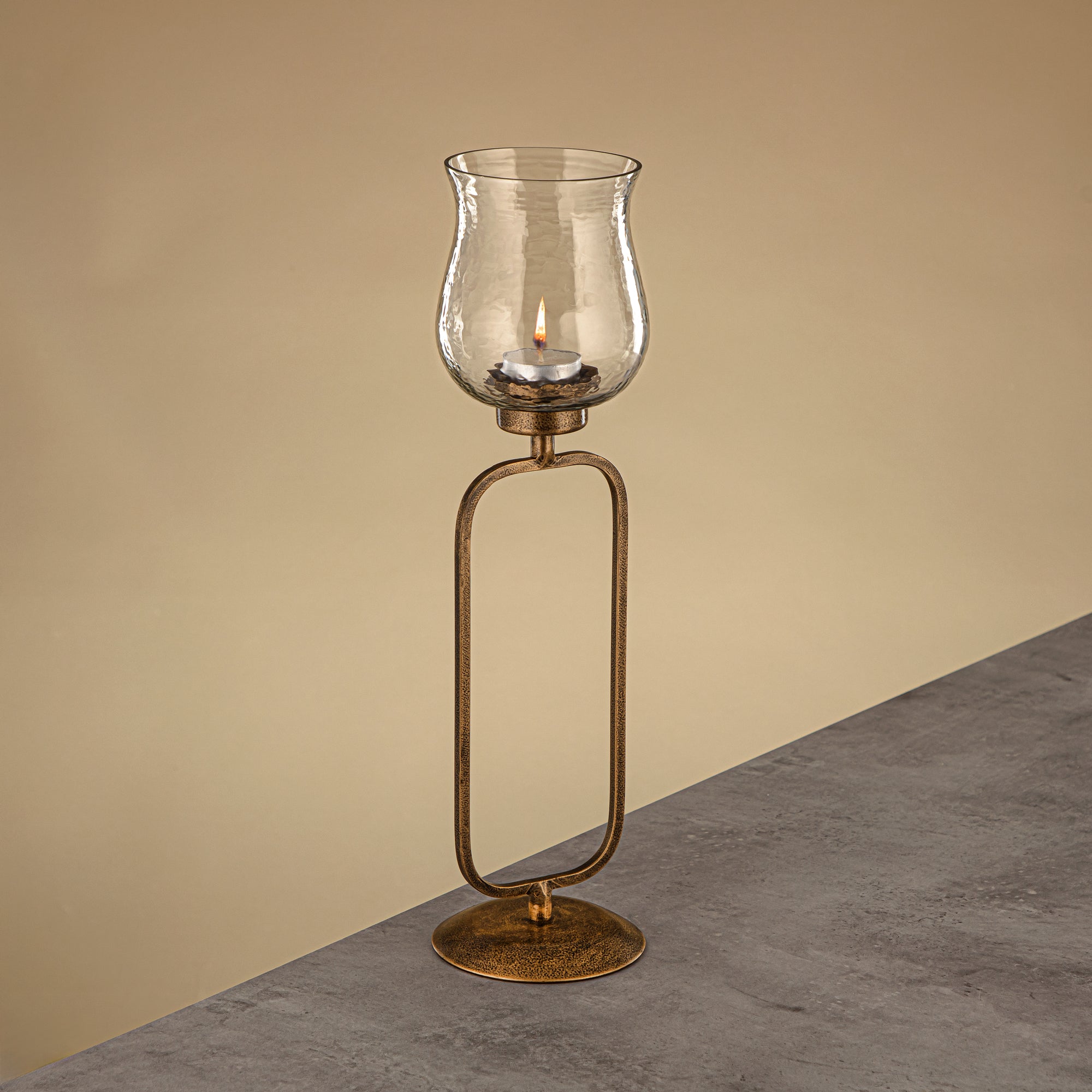 حامل شموع العنصر المرجان، زجاج شفاف مطروق، 11x11x41 سم، حامل ذهبي عتيق (GMT2960015)