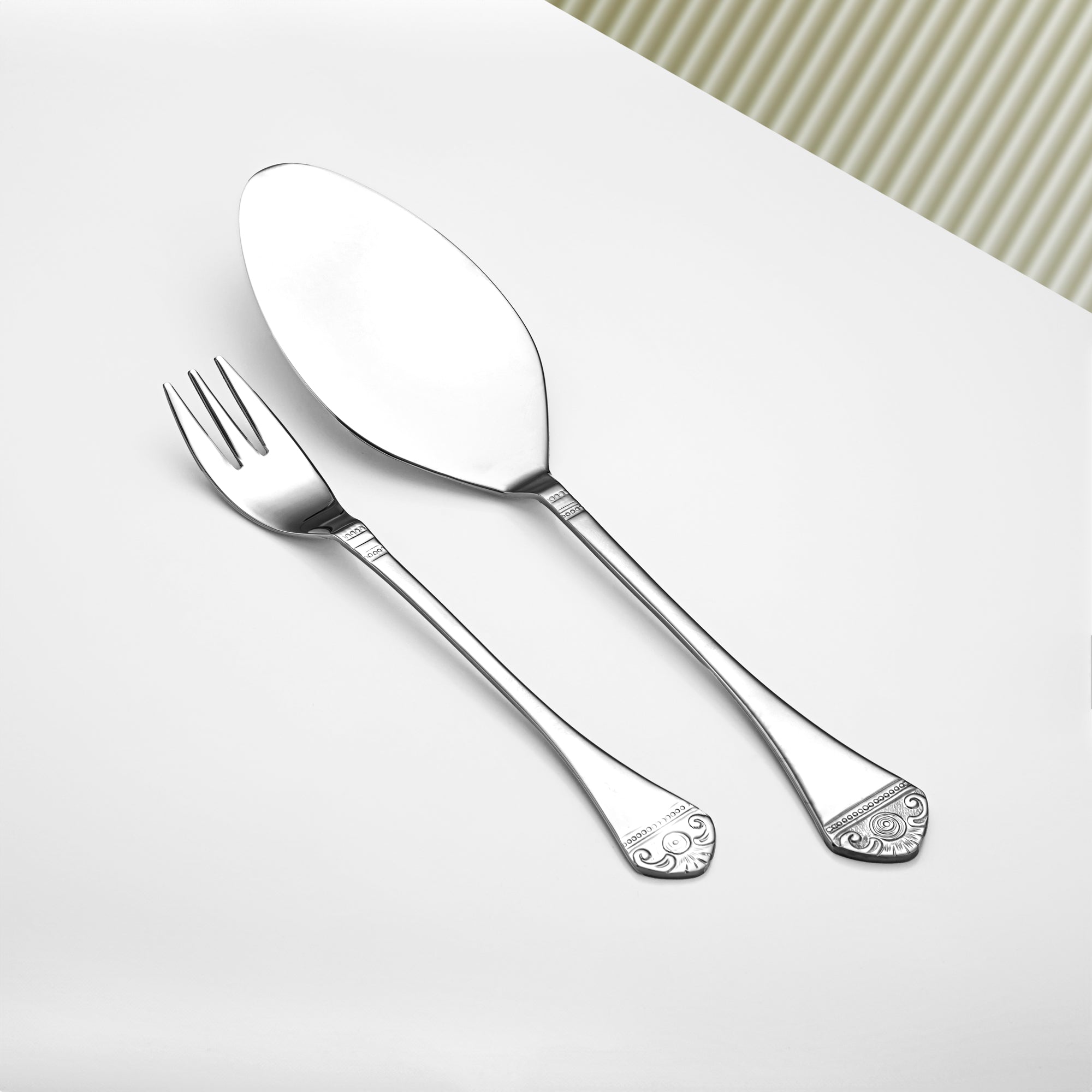 المرجان طقم كيك ستانلس ستيل ستيل 14 قطعة من مجموعة ليا فضي - STS2051275